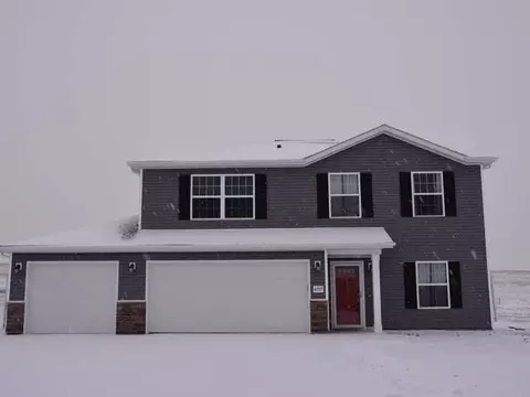 4717 Impala Ct NW, Mandan, ND 58554 photo 1