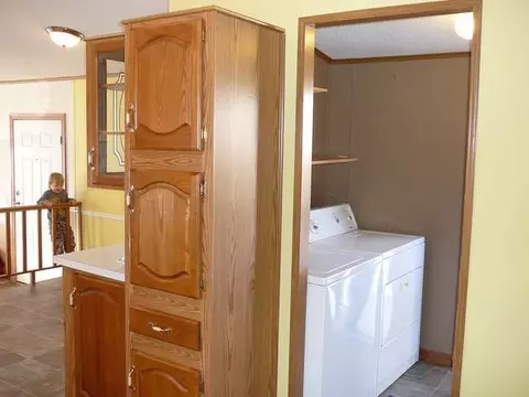 222 Deer St E, Mandan, ND 58554 photo 8