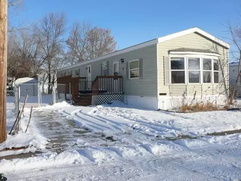 222 Deer St E, Mandan, ND 58554 photo 1