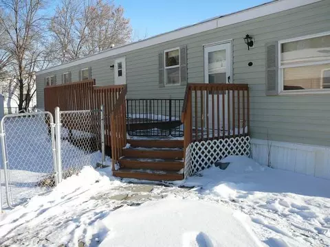 222 Deer St E, Mandan, ND 58554 photo 2