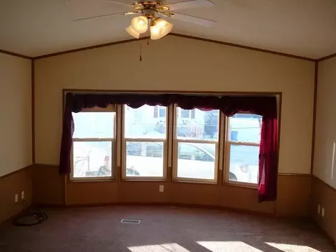 222 Deer St E, Mandan, ND 58554 photo 3
