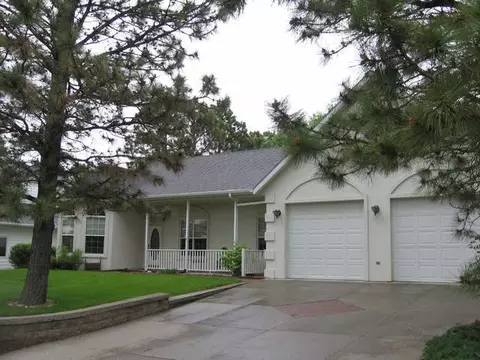 3733 Overlook Dr, Bismarck, ND 58503 photo 1