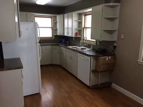 1007 6th St NW, Mandan, ND 58554 photo 4