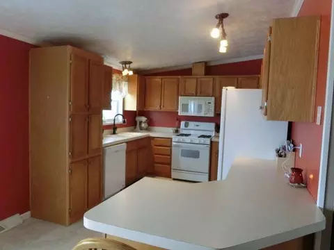 2591 Jonathan Dr N, Mandan, ND 58554 photo 5