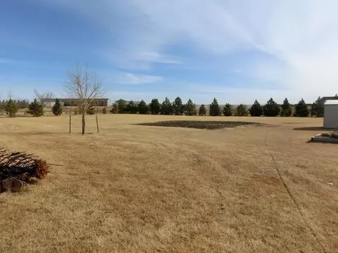 2591 Jonathan Dr N, Mandan, ND 58554 photo 24