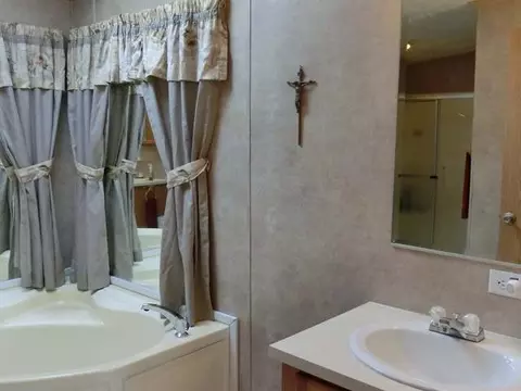 2591 Jonathan Dr N, Mandan, ND 58554 photo 9