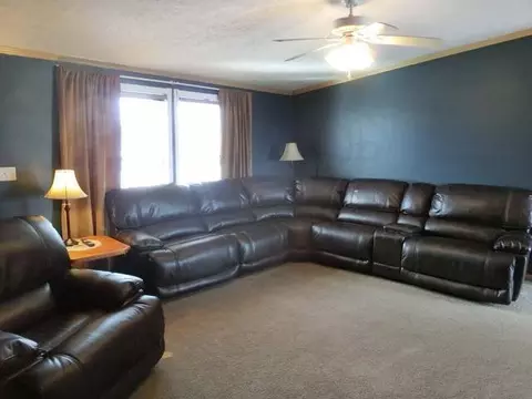 2591 Jonathan Dr N, Mandan, ND 58554 photo 3