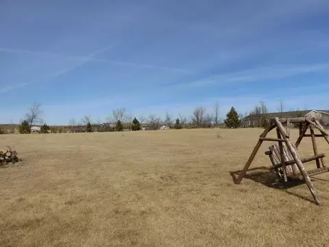 2591 Jonathan Dr N, Mandan, ND 58554 photo 23