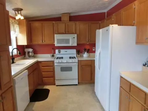 2591 Jonathan Dr N, Mandan, ND 58554 photo 7