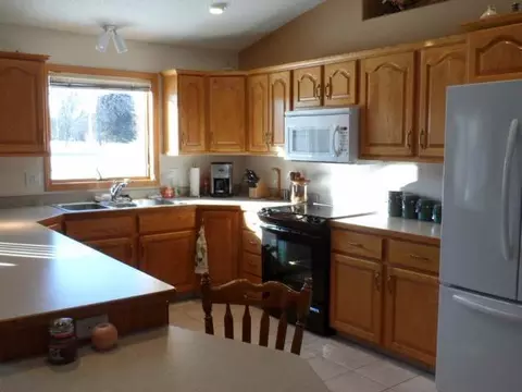 107 Calgary Ave E, Bismarck, ND 58503 photo 5