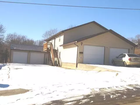 409 9 Ave NE, Mandan, ND 58554 photo 1