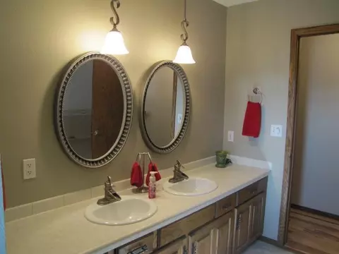 625 Interstate Ave W, Bismarck, ND 58503 photo 11