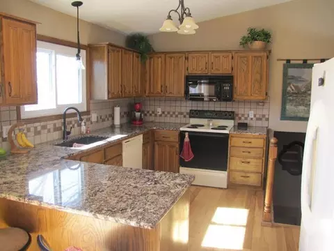 625 Interstate Ave W, Bismarck, ND 58503 photo 20