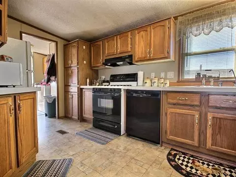 4518 Camden Lp, Bismarck, ND 58503 photo 5