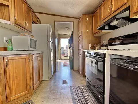 4518 Camden Lp, Bismarck, ND 58503 photo 6