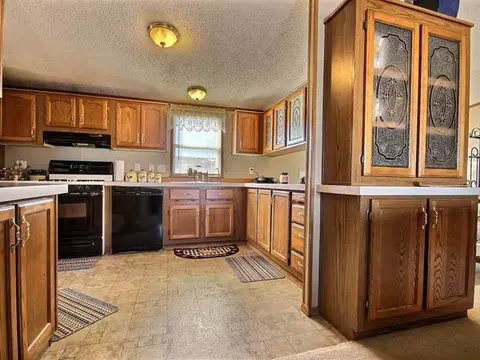 4518 Camden Lp, Bismarck, ND 58503 photo 4