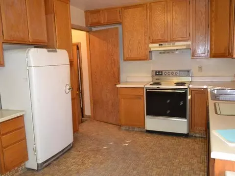 133 Arikara Ave E, Bismarck, ND 58501 photo 3