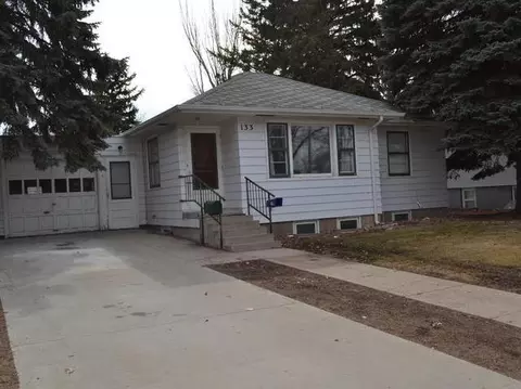 133 Arikara Ave E, Bismarck, ND 58501 photo 1