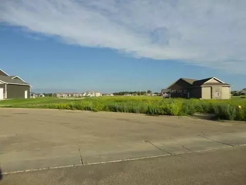 617 Nautilus Dr, Bismarck, ND 58504 photo 3