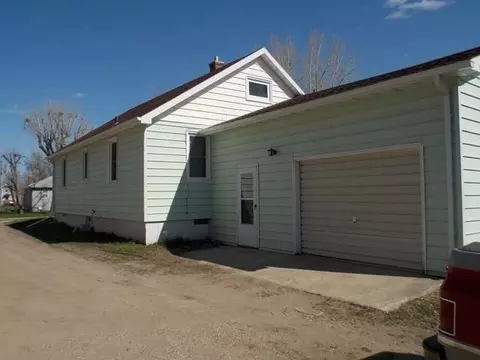512 Walnut St, Turtle Lake, ND 58575 photo 4