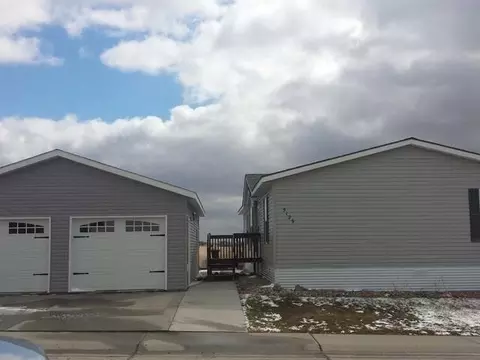 5129 Sumter Cr, Bismarck, ND 58503 photo 2