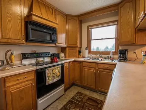 10410 Chokecherry Dr, Bismarck, ND 58503 photo 10