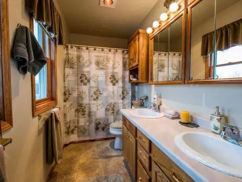 10410 Chokecherry Dr, Bismarck, ND 58503 photo 22