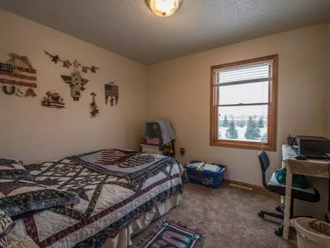10410 Chokecherry Dr, Bismarck, ND 58503 photo 18