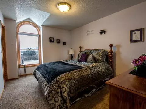 10410 Chokecherry Dr, Bismarck, ND 58503 photo 17