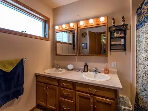 10410 Chokecherry Dr, Bismarck, ND 58503 photo 16