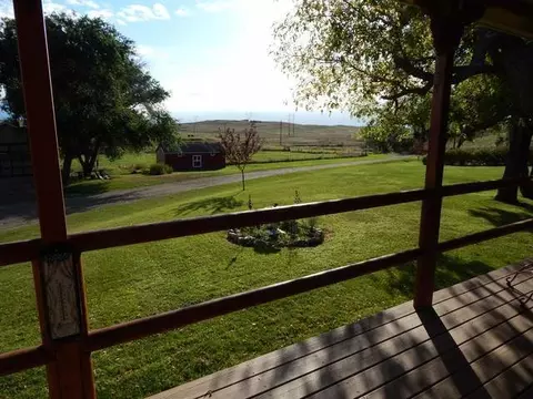 3385 37th St, Mandan, ND 58554 photo 2