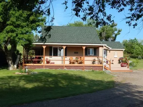 3385 37th St, Mandan, ND 58554 photo 1
