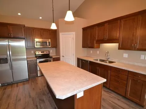 709 Bremner Ave, Bismarck, ND 58503 photo 12