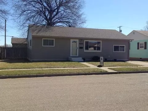 433 Sunset Pl, Bismarck, ND 58504 photo 1
