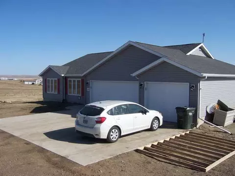 2595 Windsor Pl N, Mandan, ND 58554 photo 4