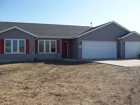 2595 Windsor Pl N, Mandan, ND 58554 photo 1