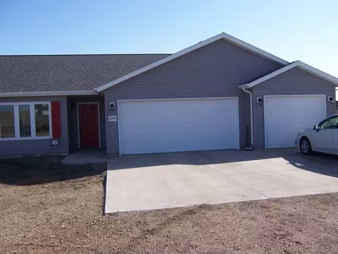 2595 Windsor Pl N, Mandan, ND 58554 photo 2