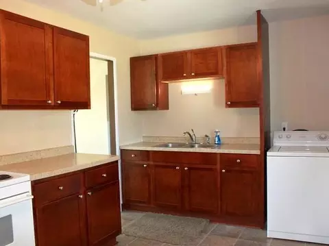 306 12th St NW, Mandan, ND 58554 photo 2