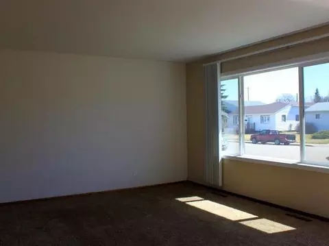 306 12th St NW, Mandan, ND 58554 photo 6