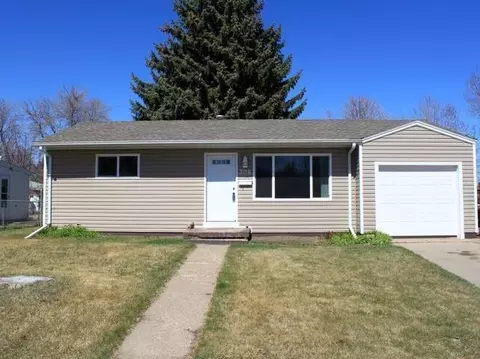 306 12th St NW, Mandan, ND 58554 photo 1