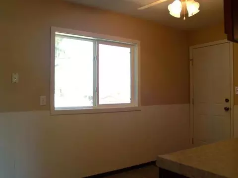 306 12th St NW, Mandan, ND 58554 photo 5