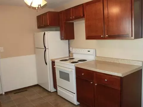 306 12th St NW, Mandan, ND 58554 photo 4