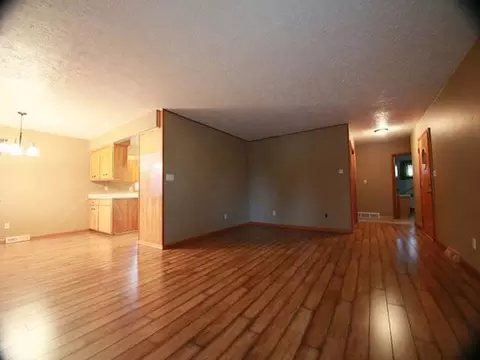 704 Terry Pl NW, Mandan, ND 58554 photo 6