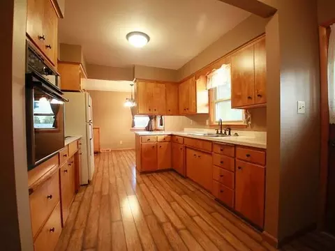 704 Terry Pl NW, Mandan, ND 58554 photo 7