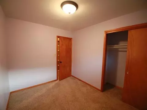 704 Terry Pl NW, Mandan, ND 58554 photo 9