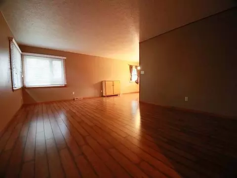 704 Terry Pl NW, Mandan, ND 58554 photo 5