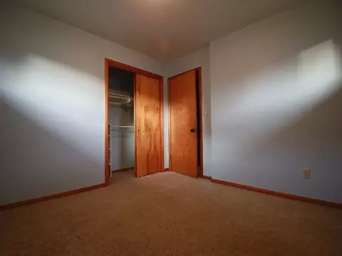 704 Terry Pl NW, Mandan, ND 58554 photo 8