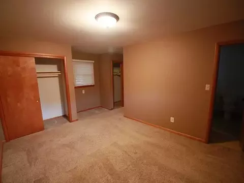 704 Terry Pl NW, Mandan, ND 58554 photo 10