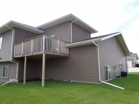2011 Koch Dr, Bismarck, ND 58503 photo 9