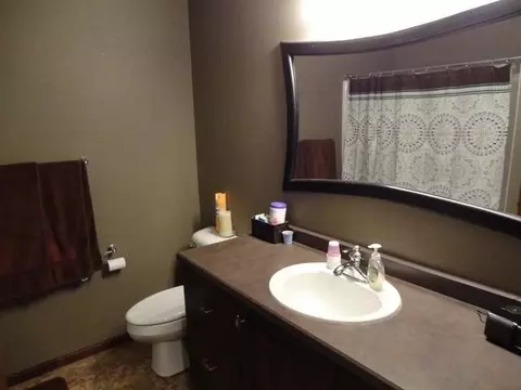 1431 Eagle Crest Lp, Bismarck, ND 58503 photo 11